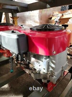 15HP Briggs And Stratton 28Q777 Vertical Shaft Engine 1 X 3-5/32 NEW OLD STOCK