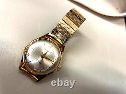 A Vintage new old stock TOWNCRAFT 17 JEWELS SWISS MADE WATCH WATERPROOF