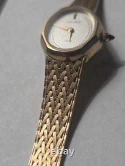 Brand NEW 1981 Accutron Swiss Gold Tone Watch NEW OLD STOCK