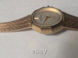 Brand NEW 1981 Accutron Swiss Gold Tone Watch NEW OLD STOCK
