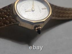 Brand NEW 1981 Accutron Swiss Gold Tone Watch NEW OLD STOCK