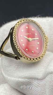 CHAIKA Vintage USSR Women's Mechanical Finger Ring Watch Red Dial NOS Box