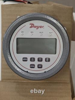 Dwyer DH3-003 Digihelic Differential Pressure Controller 0-0.5 New Old Stock