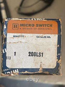 NEW IN BOX Honeywell Micro switch 208LS1 Limit Switch New Old Stock