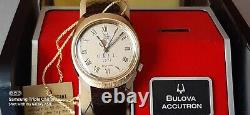 NOS BULOVA ACCUTRON 2191 WATCH RARE UNIV of KENTUCKY WILDCATS DIALKEEPS TIME