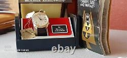 NOS BULOVA ACCUTRON 2191 WATCH RARE UNIV of KENTUCKY WILDCATS DIALKEEPS TIME