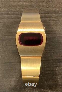 NOS Leisure Craft Products 9700 LED Digital Gold Tone Retro Watch Matching Band