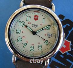 NOS Men SWISS ARMY CAVALRY WatchRare Marlboro COUNTRY StoreMINTLIMITED Supply