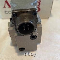 NOS Moog 771-252 Servo Valve New Old Stock in Box