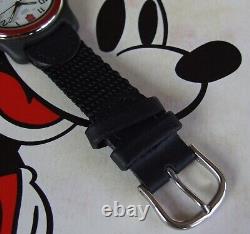 NOS/NEW SWISS ARMY Special Edition DISNEY MICKEY MOUSEORIGINAL RED 2000 ClaSSiC