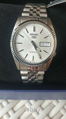 NOS SEIKO 5 SNXJ89 DateJust Automatic WATCH Homage Silver 7S26-0490 Hardlex