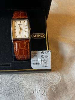 NOS Seiko Unisex Wristwatch V701 Calf Leather Band Japan Movement New Battery