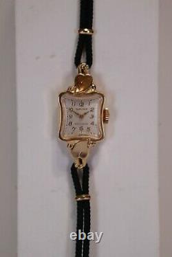 NOS Vintage Gruen 17 Jewels 14K Solid Yellow Gold Case Ladies Watch WithBox