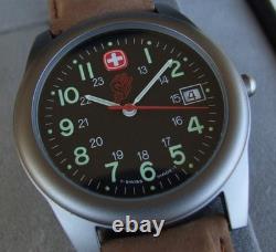 NOS WENGER SAK Swiss ArmyMens TRAIL WatchS LogoMarlboro UNLIMITED IINEW Batt
