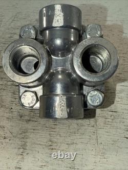 New Old Stock Barksdale 9023-MA Valve 9023MA No Handle