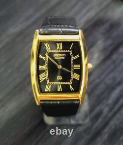 -New Old Stock Vintage Tank Men's Classic Tank Barrel Gold Black Watch