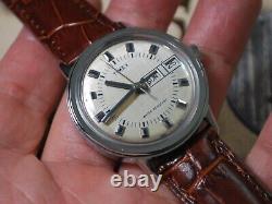 Nice Vintage 1976 NOS TIMEX Manual Wind Men's Watch withDate /Day