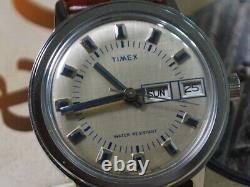 Nice Vintage 1976 NOS TIMEX Manual Wind Men's Watch withDate /Day