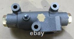 OEM Komatsu Valve Assembly 425-13-36400 4251336400 New Old Stock NOS