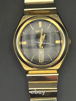 Seiko 0903-8029, Gold Tone, new old stock Crystal, Black Dial Rare, Vintage