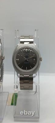 Two Glycine automatic watches, vintage New Old Stock (NOS) models. (Compresor)
