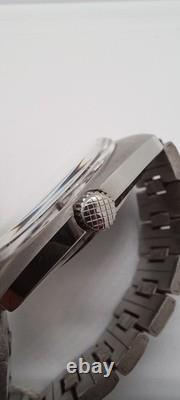 Two Glycine automatic watches, vintage New Old Stock (NOS) models. (Compresor)