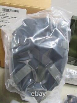 US M40 Gas Mask in Box w Hood Lens Second Skin Filter Unused New Old Stock SMALL