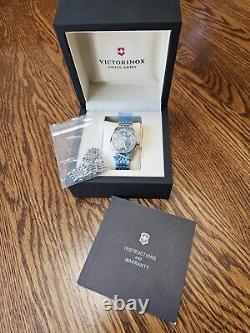 VICTORINOX SWISS ARMY AMBASSADOR Watch 241075 (RARE NOS) 32mm Face / Unisex