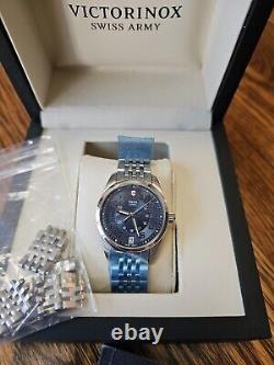 VICTORINOX SWISS ARMY AMBASSADOR Watch 241075 (RARE NOS) 32mm Face / Unisex