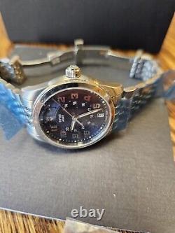 VICTORINOX SWISS ARMY AMBASSADOR Watch 241075 (RARE NOS) 32mm Face / Unisex