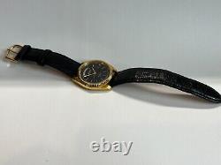 Vintage GENEVE quartz Swiss 7 Jewels movement Auto day and date. New Old Stock