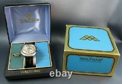 Vintage NOS Waltham Silver Tone Mens Date Watch & Box 17J Unworn 1970 Full Kit