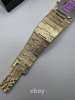 Vintage New Old Stock Mens Gruen Precision Quartz Gold Tone Nugget Watch