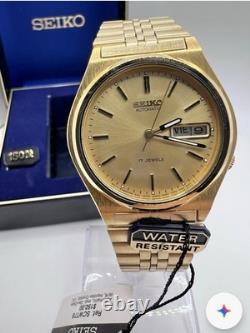 Vintage New Old Stock Seiko Automatic 17 Jewels Day Date Gold Tone Elegant Sport