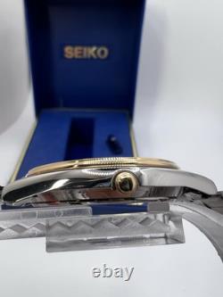 Vintage New Old Stock Seiko SQ President Gold Silver Tone Day Date Watch Classy