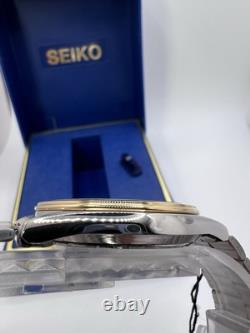 Vintage New Old Stock Seiko SQ President Gold Silver Tone Day Date Watch Classy
