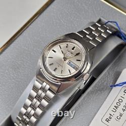 Vintage Seiko 5 4206-0010 Day Date Silver Dial Automatic Women's Watch 25mm NOS