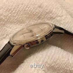 Vintage Seiko Sportsmatic Calendar 820 Automatic Watch New Old Stock 15040D