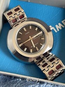 Vintage Timex Mechanical UFO style case. New Old Stock Condition