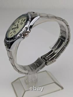 Vtg NEW OLD STOCK Lorus Silver Tone Quartz Date Watch Glow 37mm Men's V732-0G20