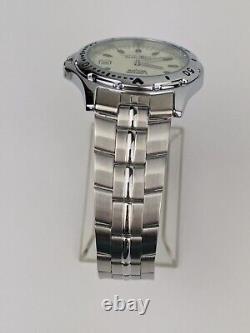 Vtg NEW OLD STOCK Lorus Silver Tone Quartz Date Watch Glow 37mm Men's V732-0G20