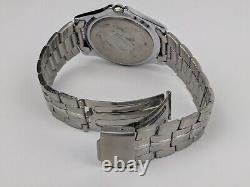 Vtg NEW OLD STOCK Lorus Silver Tone Quartz Date Watch Glow 37mm Men's V732-0G20