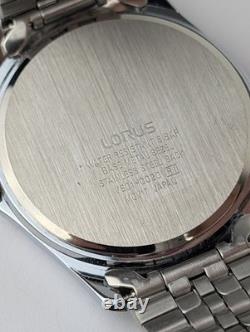 Vtg NEW OLD STOCK Lorus Silver Tone Quartz Watch 35mm Lumed Dial Men's V501-0020